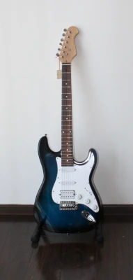 Strat Mustang EGS112 электрогитара