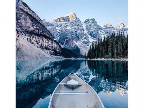 Картина по номерам 30х30 Вдоль скалистых гор (18 цветов)