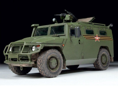 Сборная модель ZVEZDA Российский бронеавтомобиль ГАЗ "ТИГР", 1/35
