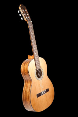 Prudencio 032 4/4 классическая гитара Prudencio 032 4/4 классическая гитара